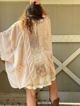 Load image into Gallery viewer, Rambling Rose Kimono