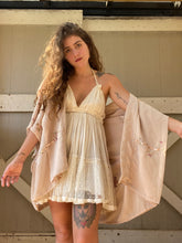 Load image into Gallery viewer, Rambling Rose Kimono