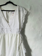 Load image into Gallery viewer, White Butterfly Dress