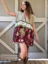 Load image into Gallery viewer, Flower Field Mini