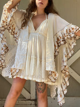 Load image into Gallery viewer, Harvest Moon Shawl