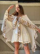 Load image into Gallery viewer, Harvest Moon Shawl