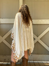 Load image into Gallery viewer, Harvest Moon Shawl