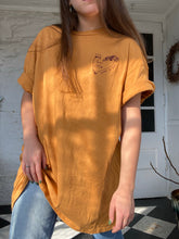 Load image into Gallery viewer, Flower Face Tee - Burnt Orange
